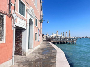 Guggenheim Luxury Suites By Bricola Apartments Venedig